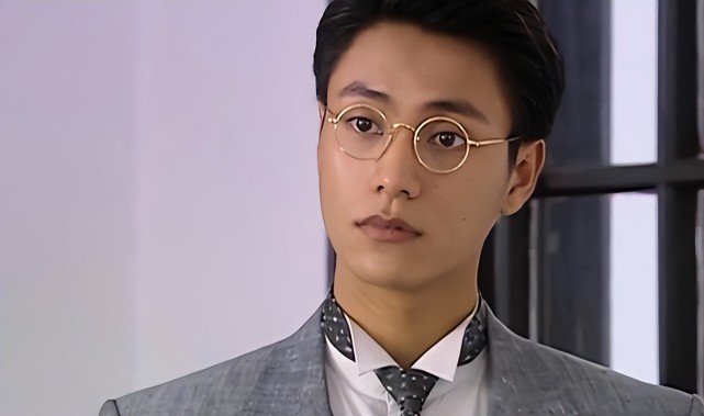 很庆幸,陈坤塑造出了金燕西那样出挑的角色.