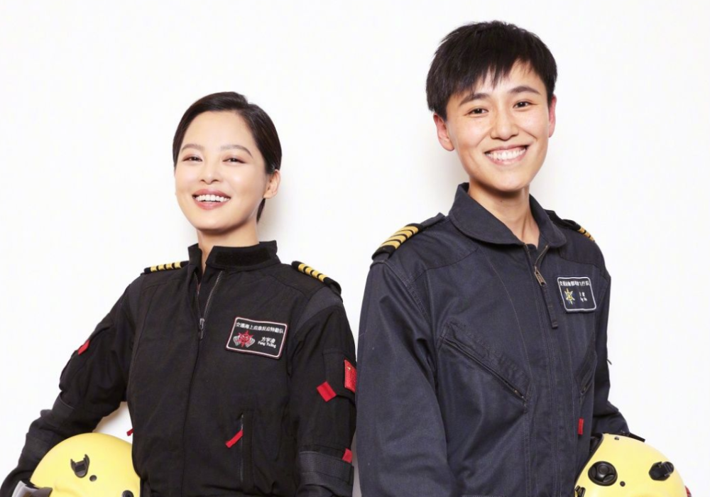 《紧急救援》原型机长宋寅获奖,颜值超女明星,让撒贝宁不自信_腾讯