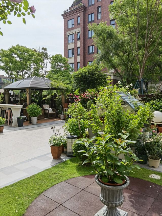 买个一楼,带院子的小洋房,打造个只属于自己的小花园,太舒服了