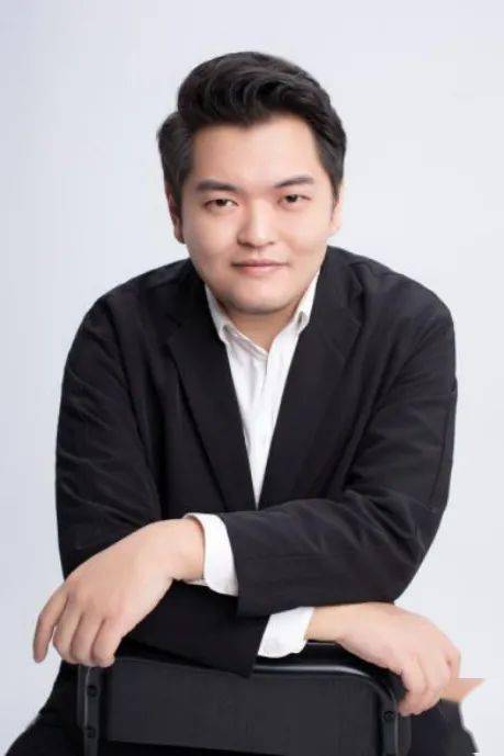 中青宝董事长辞职因五一强制加班被喷94年儿子接任