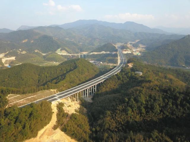 福建,江西,湖南三省的莆炎高速公路将全线通车莆炎高速公路(三明境内)