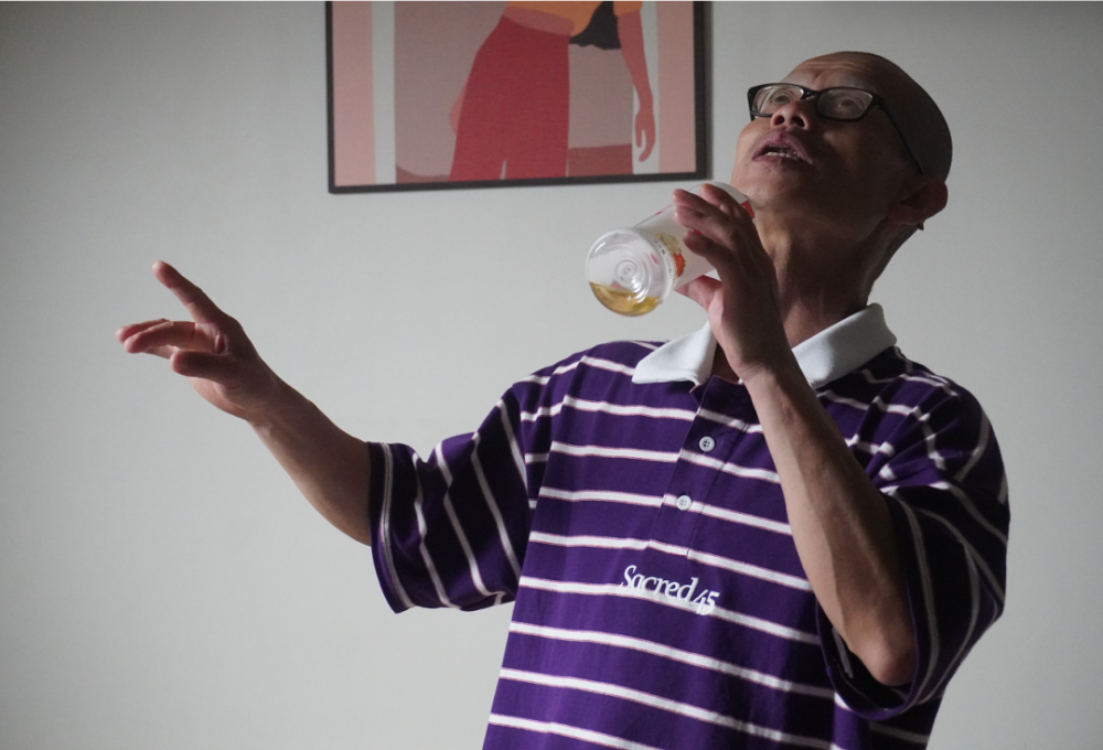 他的生活——当时气球哥正蜗居在成都北三环外一个即将拆迁的自建房内