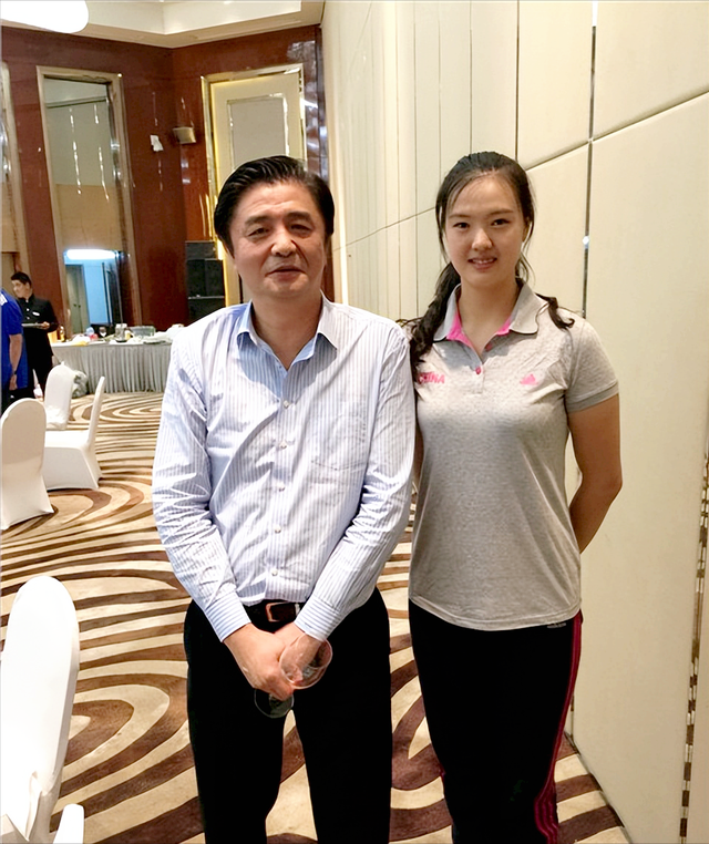 红极一时的汪嘉伟:离婚又再婚,导演儿子是我的心痛与骄傲