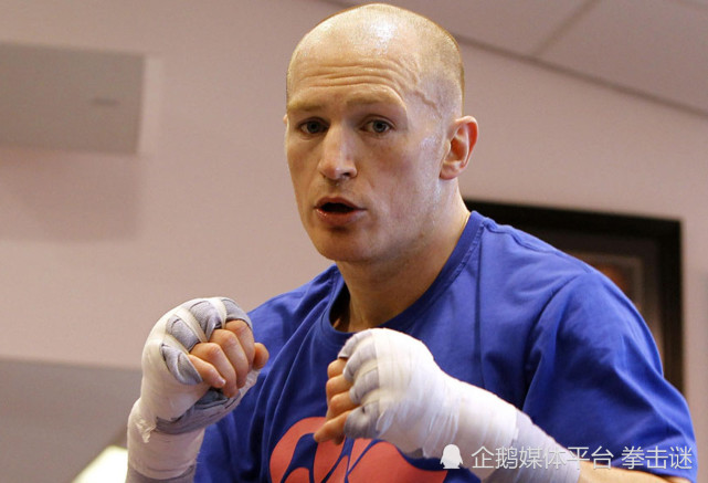 马修-哈顿是英国著名拳王里奇-哈顿的弟弟,也是墨西哥名将卡内洛-阿