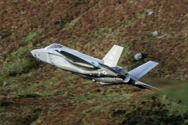 美國空軍的第六代新型戰鬥機將會空前昂貴