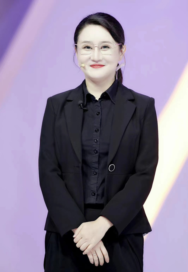 lgd老板新增关注"清清",对其势在必得?虎妞:曾900万竞拍梓墨