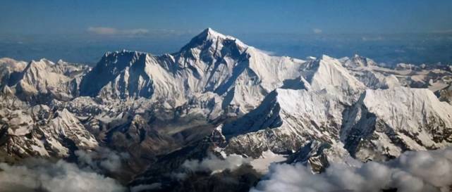 1975年,珠穆朗玛峰的高度为8848