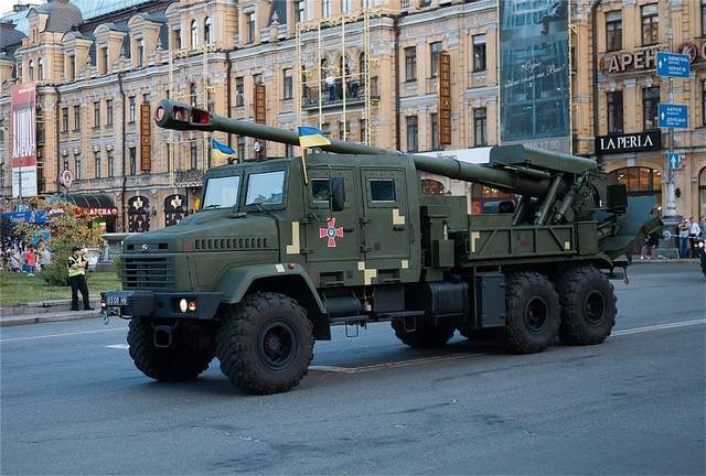 乌克兰国产新型卡车炮开上战场!