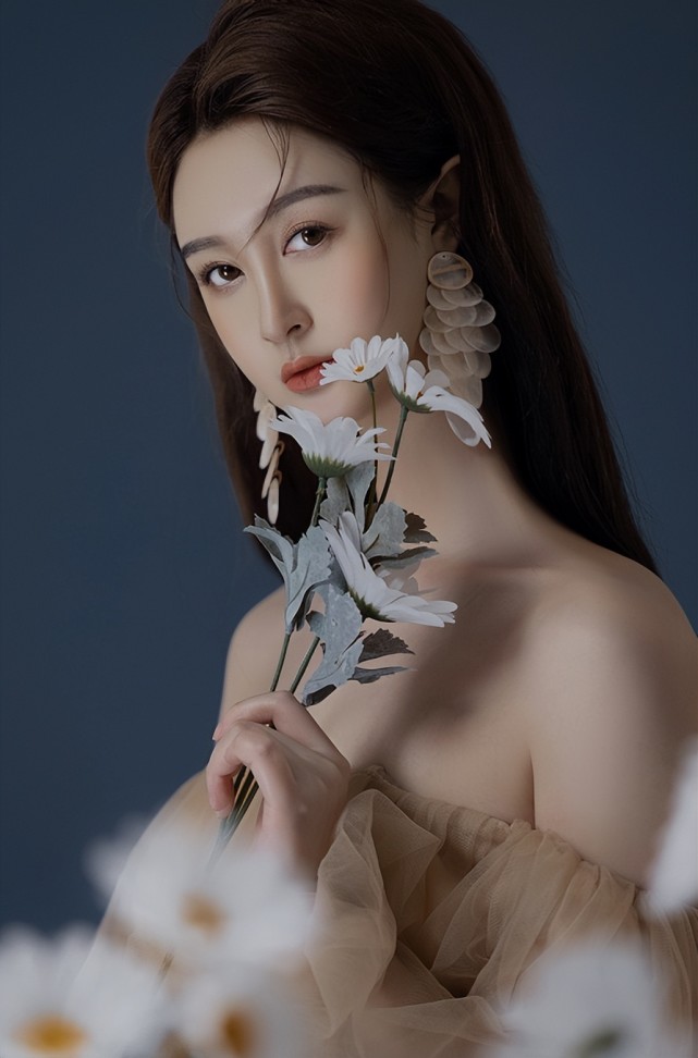 北电毕业女演员付允诺|我会静等一个绽放耀眼星光的机会