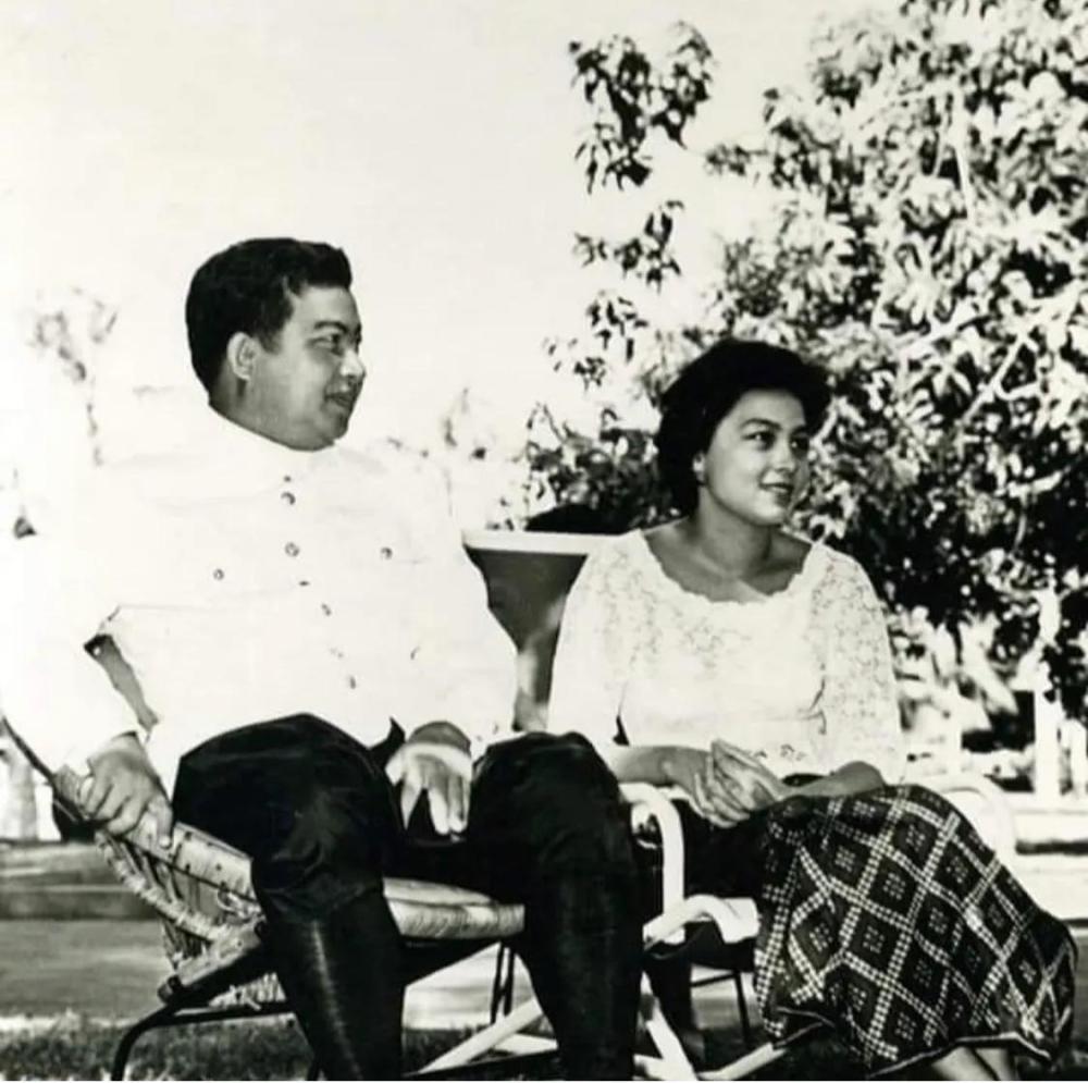 70年代,西哈努克亲王夫人访问我国南方,莫尼列王后的美丽和华贵令国人