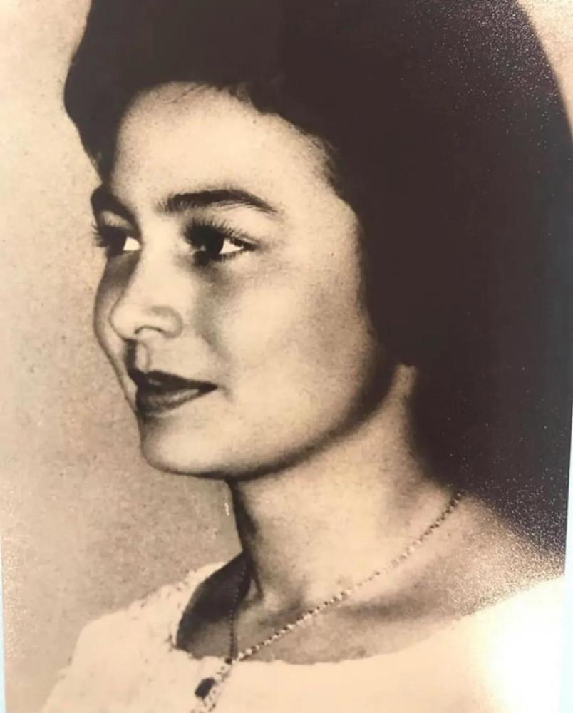 70年代,西哈努克亲王夫人访问我国南方,莫尼列王后的美丽和华贵令国人