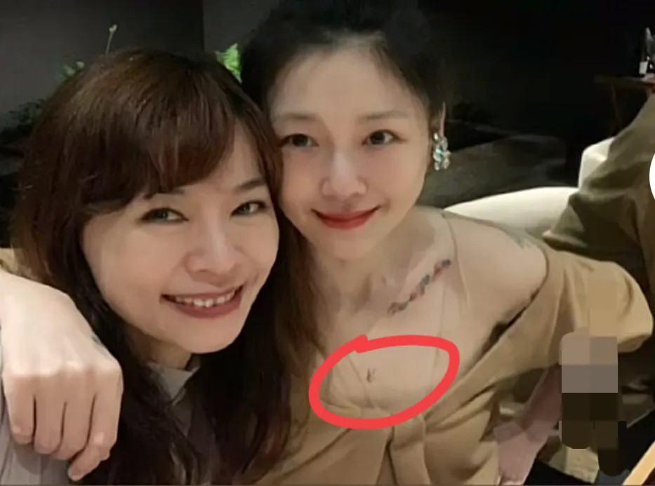 大s素颜出镜像18岁少女胸前的纹身高调出镜
