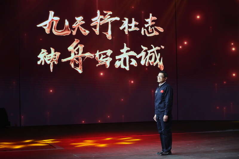 在攻关研制过程中,他们得到了杨孟飞院士,张柏楠总师,杨慧总师,孙泽洲