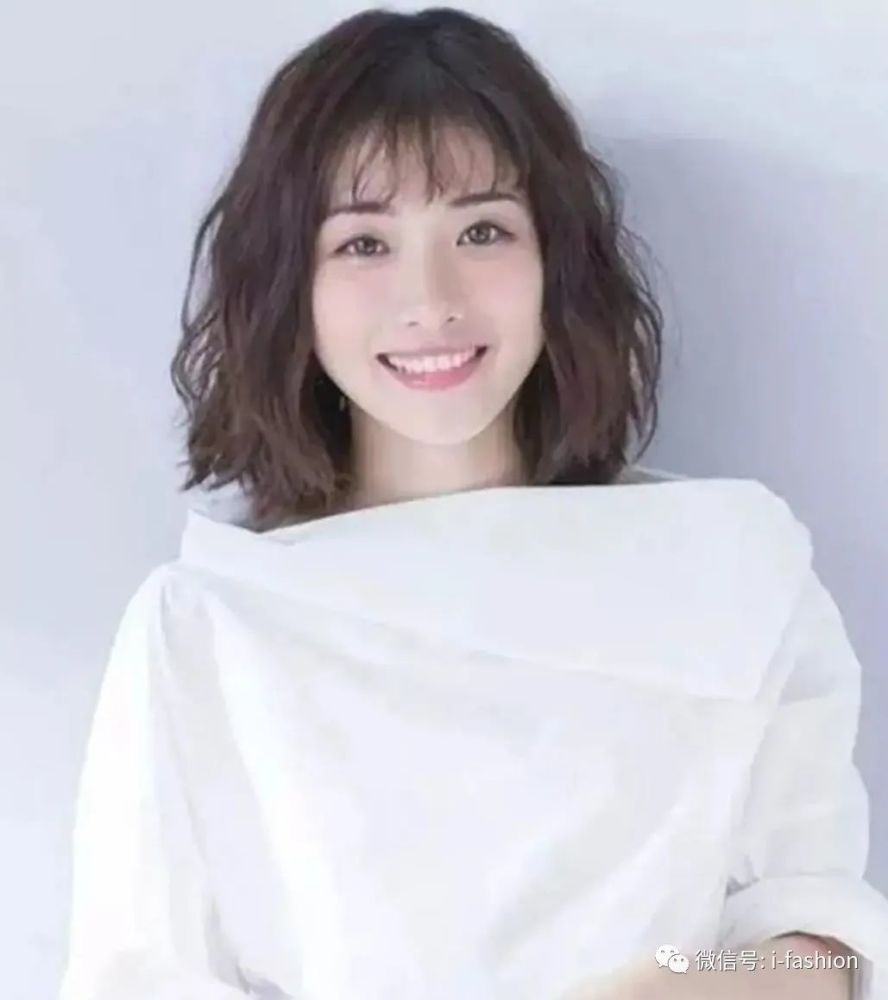 大脸女生如何选择发型?这9款是首选,尤其第一款最受欢迎插图6
