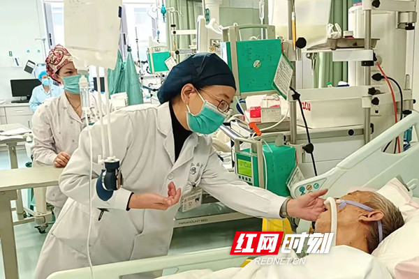 "全国五一劳动奖章"获得者罗红:坚守医者初心,攻克医学难题