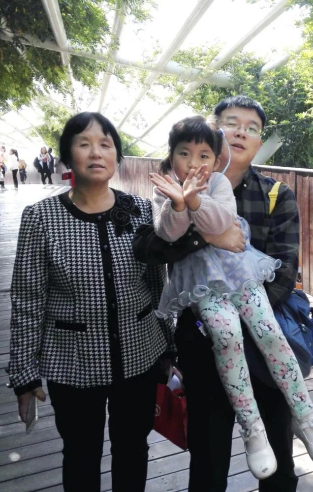 张卫新第二检察部重新写作业和重写日记是妈妈给我留下的童年"阴影"