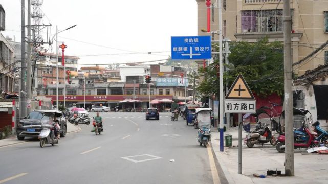 86平方千米,下辖20个村委会和1个社区居委会,截至2019年末,南径镇户籍