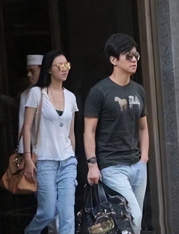 李健的妻子孟小蓓,与丈夫青梅竹马,相守二十余年,为何至今无房无子女?