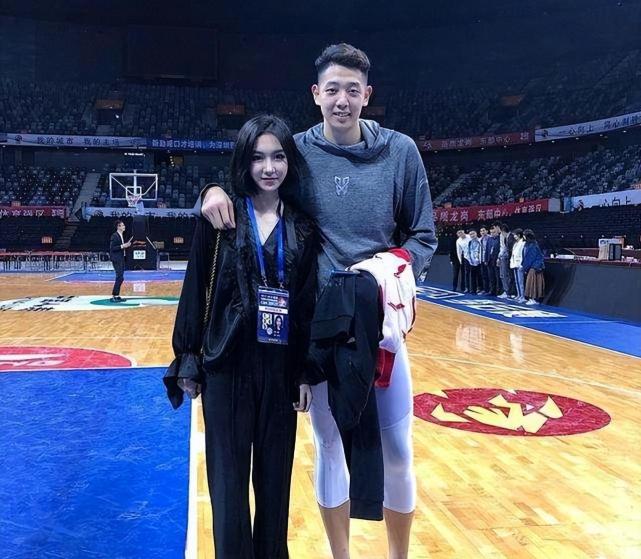 至于此前网络上爆料的贺希宁,郭昊文和沈梓捷的风流事我们在此就不必