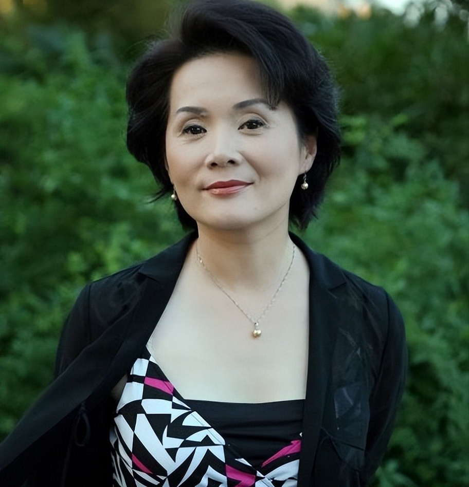 上海演员吴冕:当婆婆的女儿,与丈夫恩爱42年生一子,今幸福美满_腾讯