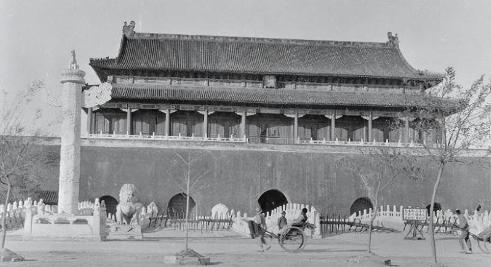 1969年，天安门为何被罩住，秘密拆除，历时4个多月重建？快车的要求