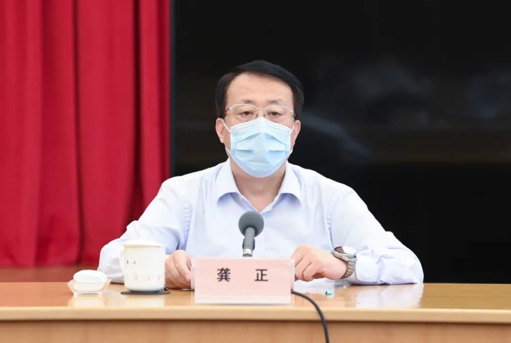 严字当头,切实加强以自建房为重点的房屋安全专项整治龚正指出,当前