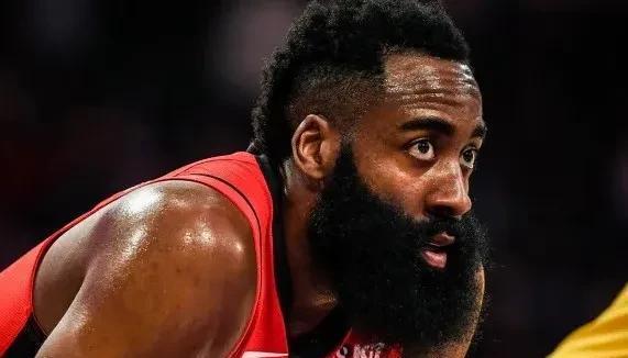 同样18 10,保罗是可圈可点,哈登是拉胯!对保罗的要求真低