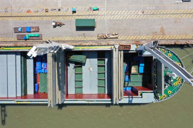 中国出口非洲最大疫苗厂设备,搭乘中波公司船舶从上海启航!