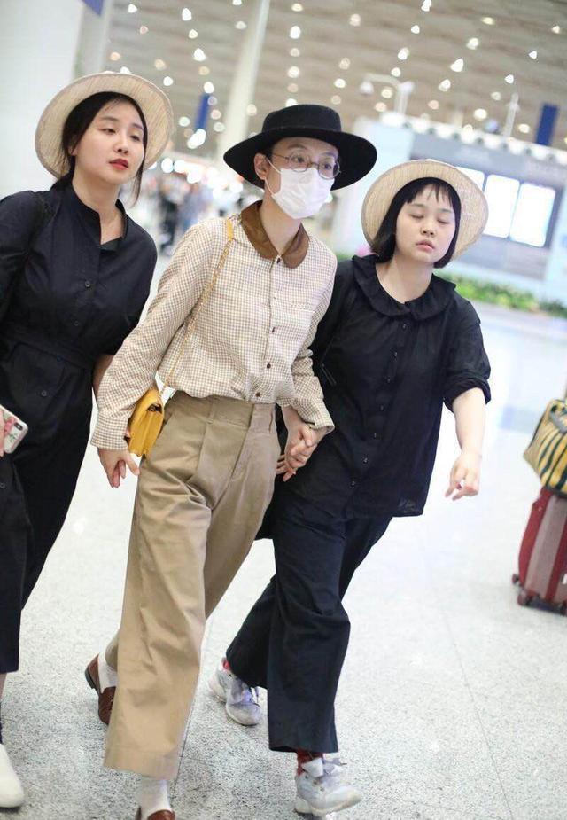 吴倩现身机场,又戴帽子又戴口罩,还是难掩"憔悴感"