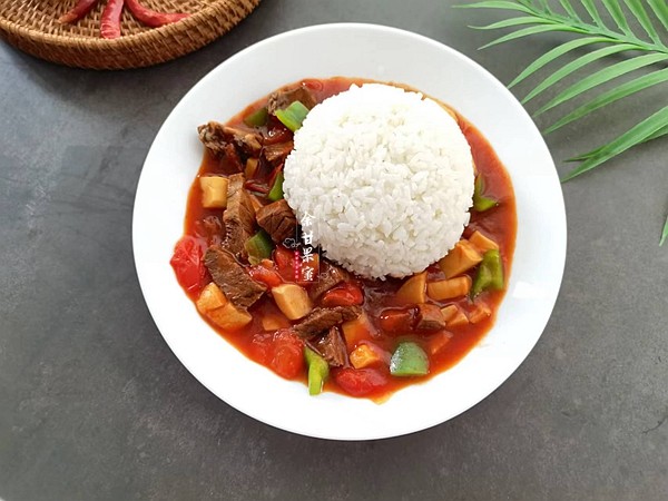 第一天:番茄杏鮑菇牛肉蓋飯——蓋澆飯,有肉有蘑菇,味道鮮美.