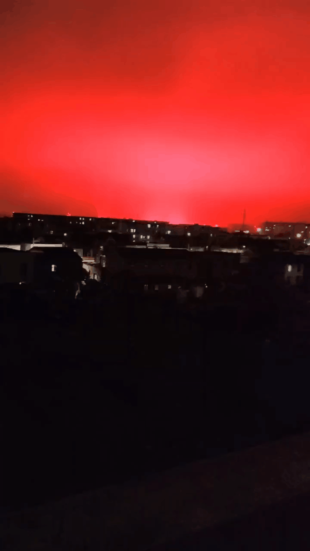 刷屏此地天空突现满天红光专家这样解释