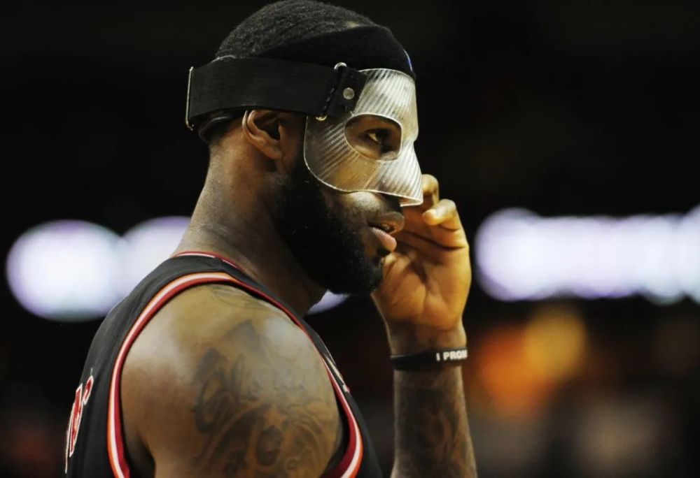nba为何禁止戴黑色面具?恩比德为什么能戴黑色?原来如此……_腾讯新闻
