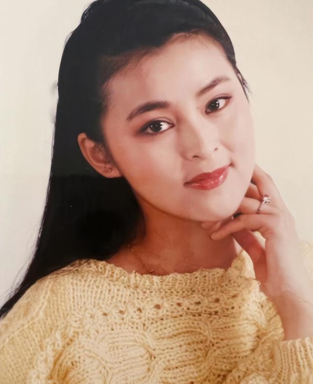 11年后再看何音的状况,才明白跟黄志忠离婚是最好的选择