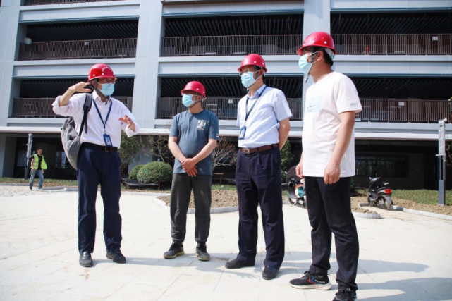 封安保一行赴合肥一中瑶海校区开展实地调研指导项目建设