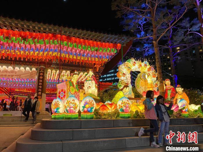 韩国多地举行佛诞庆典现候任总统发表贺词