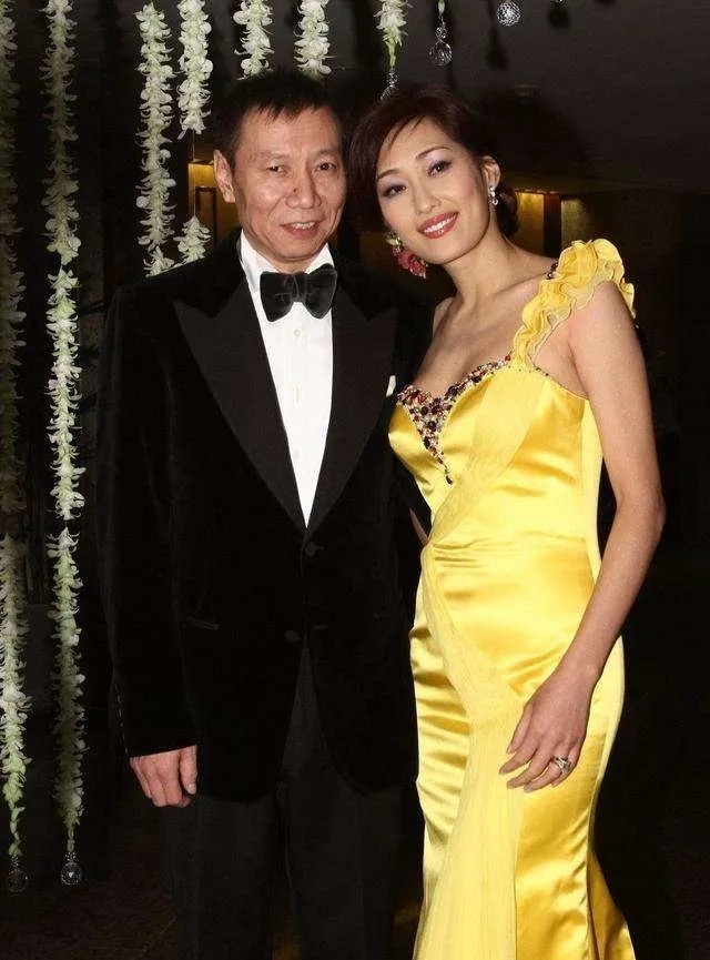 "性感女人"孟广美,美貌入选世界模特,她却被骗光四个亿
