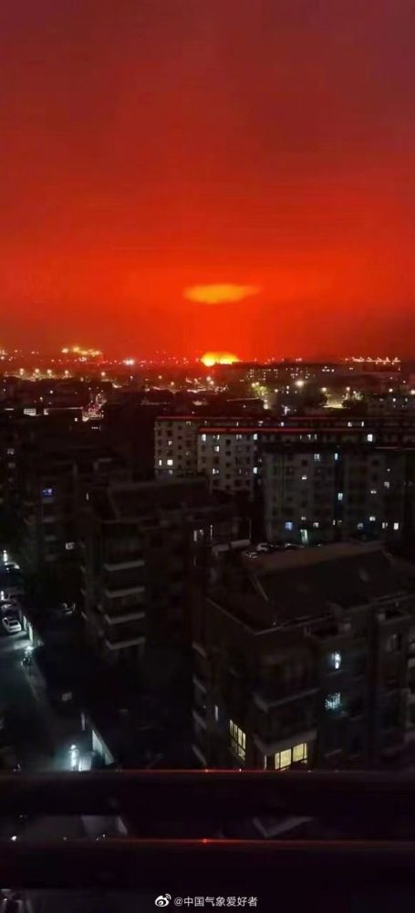 舟山夜空突然通红琉球群岛地震同时发生