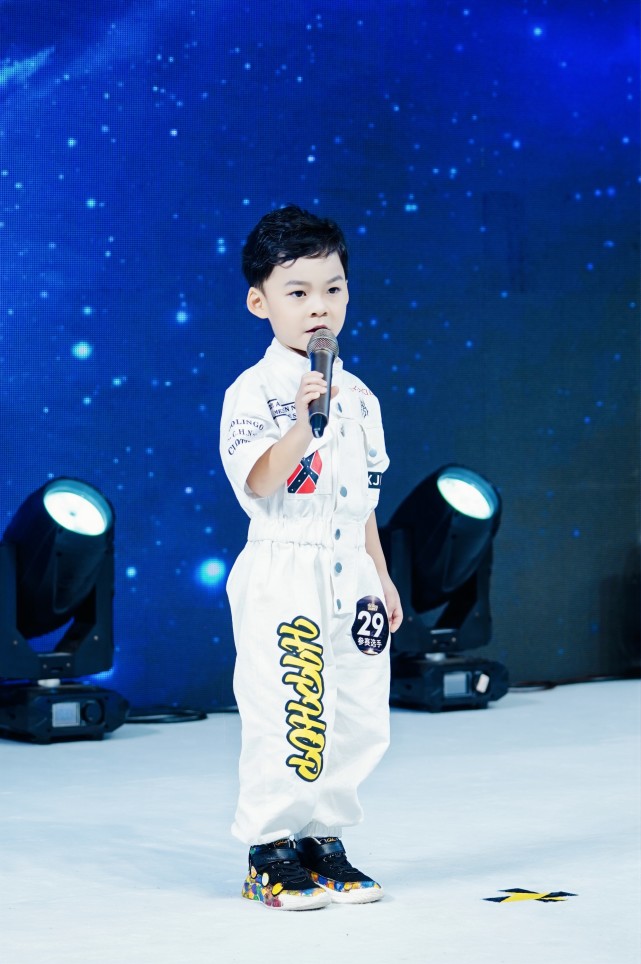 专访|《这就是歌手》广州最佳人气歌手 唐泽源:期待在舞台上展示更好