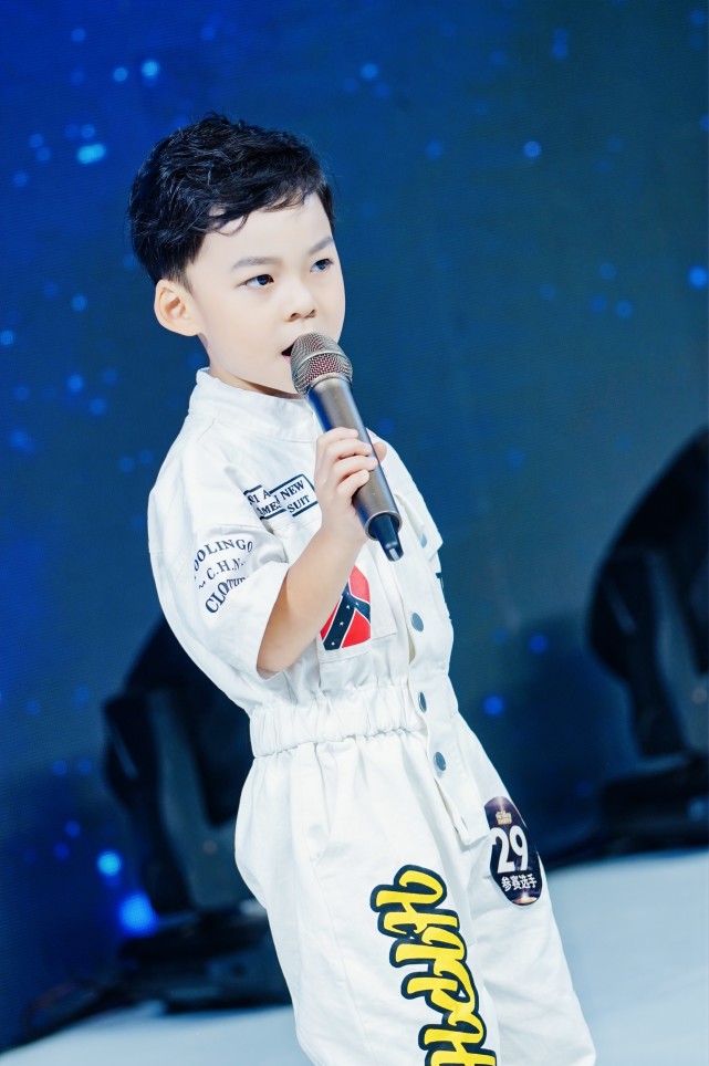 专访|《这就是歌手》广州最佳人气歌手 唐泽源:期待在舞台上展示更好