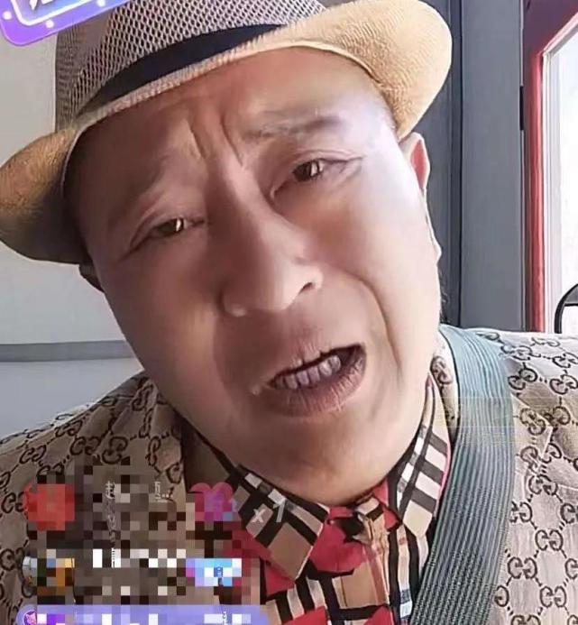 刘小光抱怨本山传媒,要上交70%的提成,现在我开始理解曹云金了