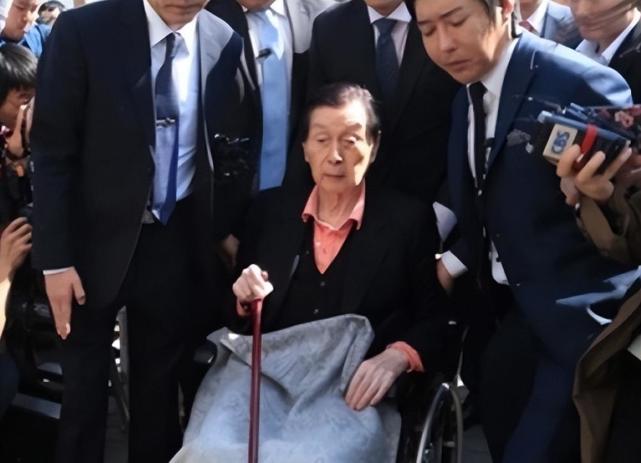 韩国"地下总统",白手起家赚千亿资产,89岁却逼26岁女星服务