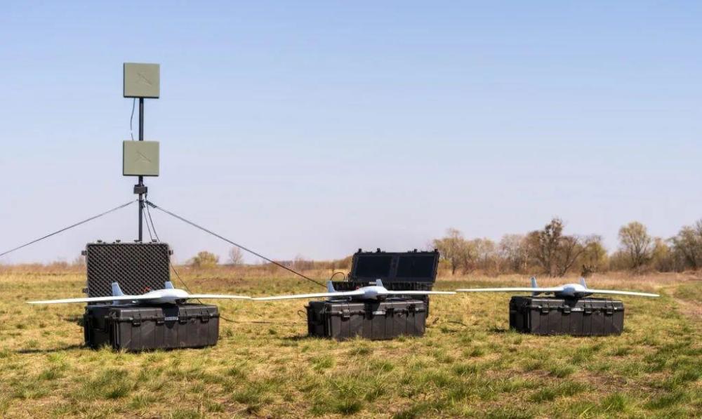 俄军电子战部队迫降乌克兰侦查无人机,形似飞鹰伞降回收_腾讯新闻