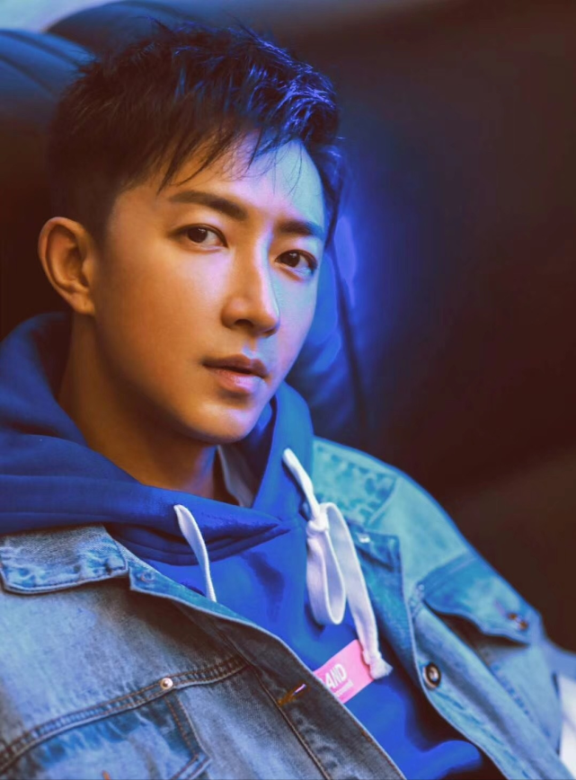 37岁卢靖姗晒孕照,韩庚满脸笑容,结婚三年终于要老来得子