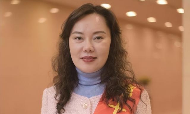 杭州富婆朱丽丽一顿饭上百万8年行骗14亿最终走上不归路