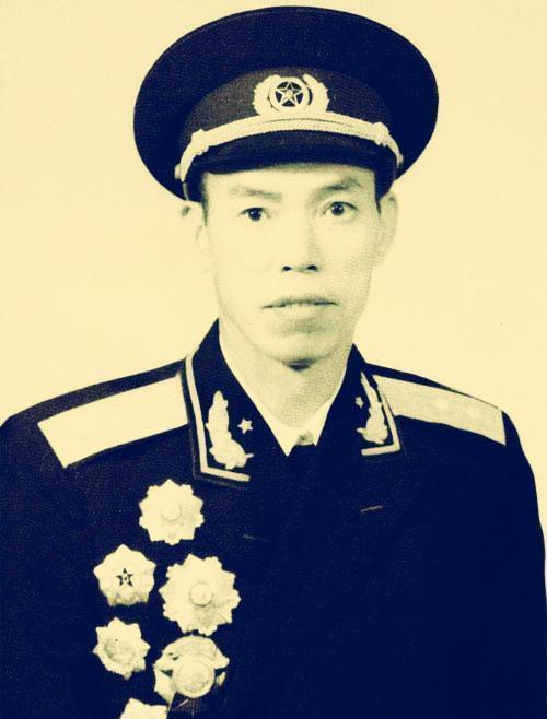 913事件后成都军区司令员政委双双被撤职谁来接任职务呢