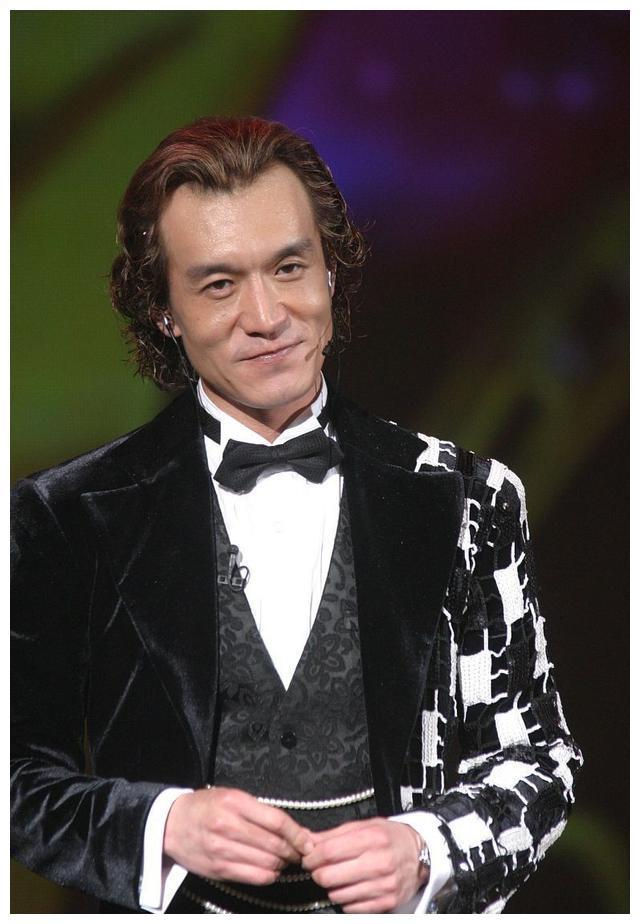 李咏54岁冥诞妻子哈文卡点发文怀念显得极其用心ip属地成亮点