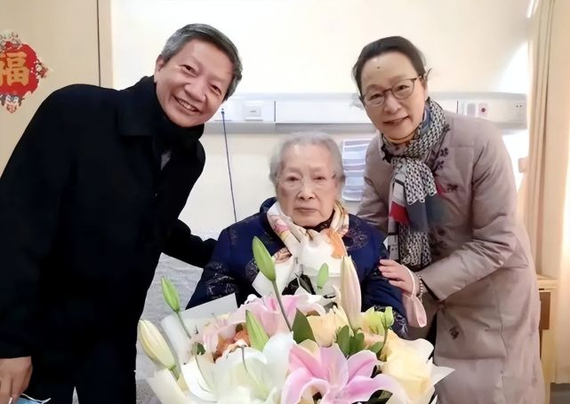 婚姻坎坷,被欺骗被家暴,儿女福薄一生不易|秦怡|陈天国|金焰