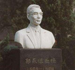 1968年周总理正接待外宾，收到一则消息，突然失声痛哭，发生了啥去深圳机场送人车停哪
