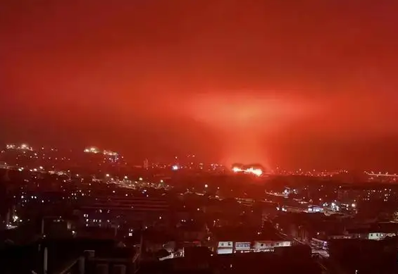 浙江舟山出现"血染半边天"异象,这预示着什么?难道要发生地震