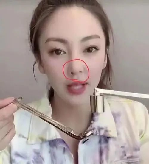 脸歪,鼻子歪,嘴巴歪,这7位明星长相不"端正",依旧很美